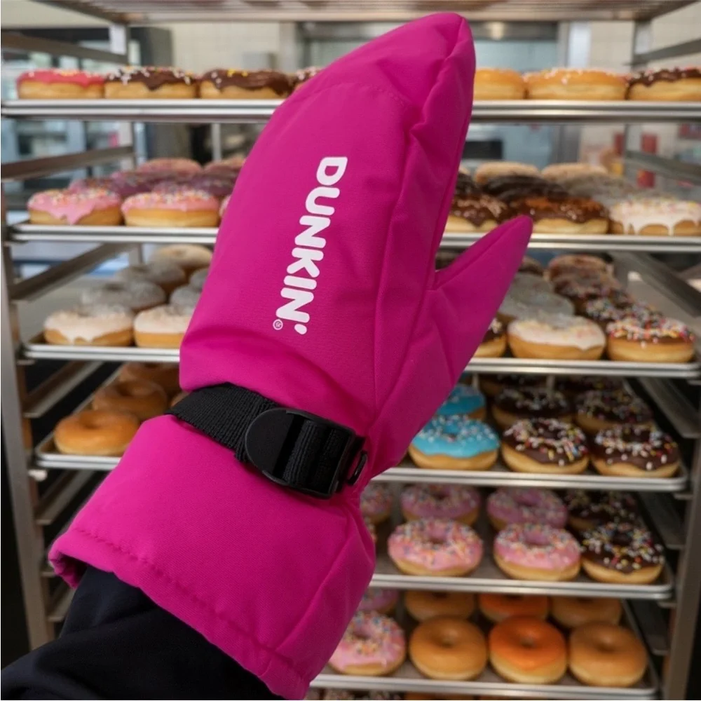🆕OFFICIAL DUNKIN DONUTS 2026 PINK ICED COFFEE MITTEN GLOVE SIZE M/L - Picture 2 of 5